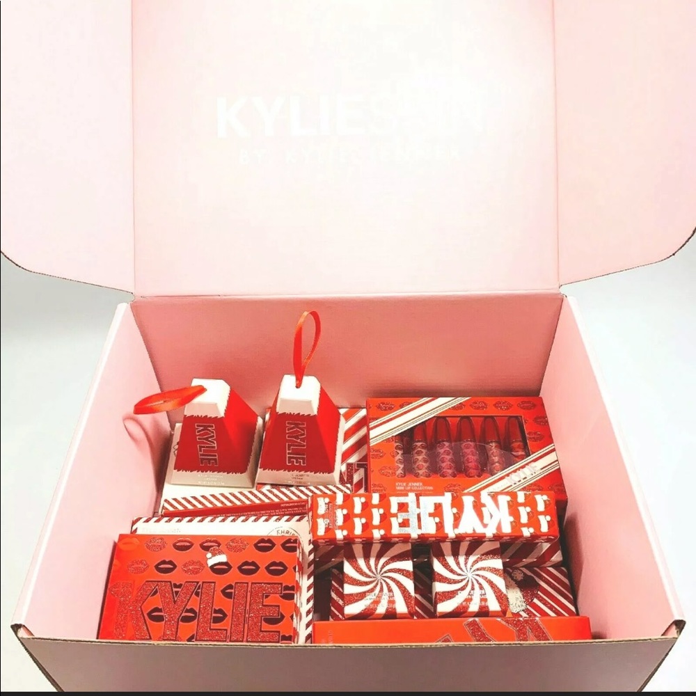 IN SEARCH OF KYLIE 2019 HOLIDAY CHRISTMAS BUNDLE